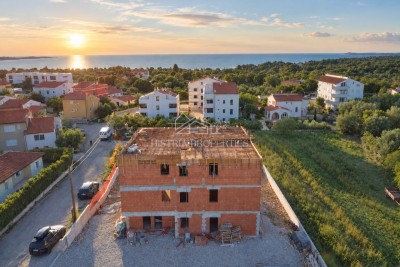 Stanovanje v moderni novogradnji z dvigalom, teraso in shrambo