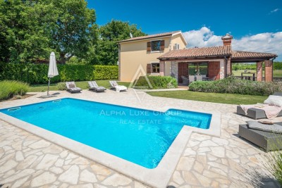 Istria, Poreč : Villa in pietra con piscina e giardino