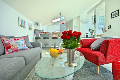 VRSAR – APARTMENT WITH TWO BEDROOMS, TERRACE, STORAGE ROOM, AND PARKING SPACE