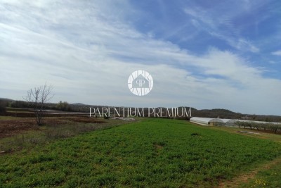 Agricultural land in an excellent position near the construction zone