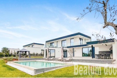 Bellissima villa con una grande piscina riscaldata, Kaštelir