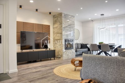 Poreč, luksuzno trisobno stanovanje, 100 m2, 800 m od morja