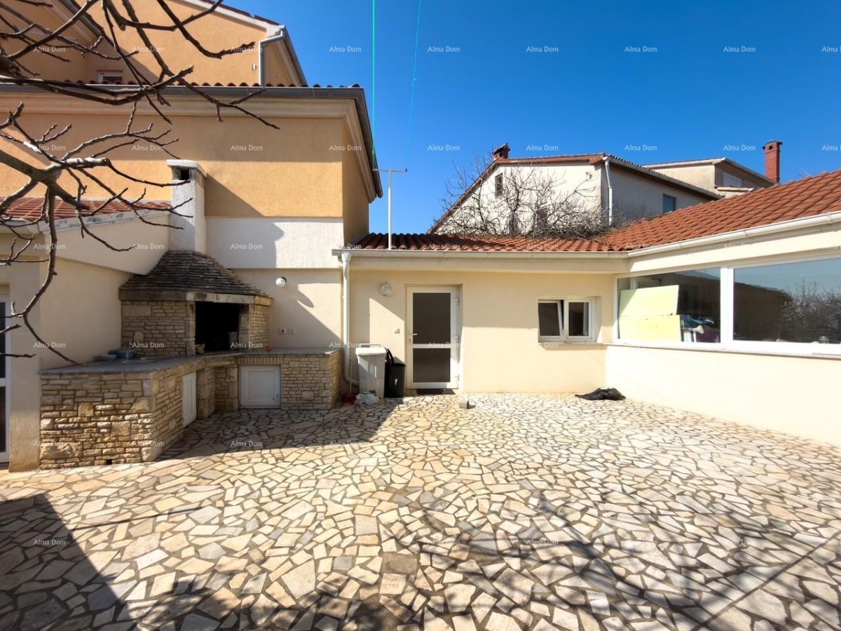 Ližnjan, gepflegtes und komplett möbliertes Haus mit Garage und Weinkeller