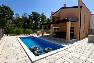 ISTRIEN - POREČ - TINJAN - HAUS MIT POOL FÜR INVESTITIONEN!