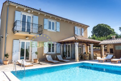Vila u istarskom stilu  s bazenom, šarm Mediterana