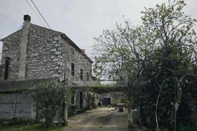 Freistehendes Steinhaus in begehrter Lage