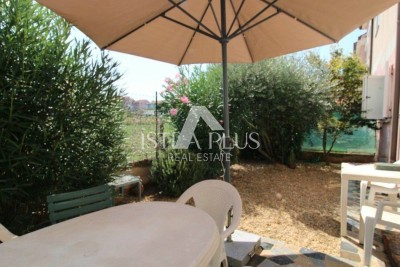 Ekskluzivno! Istra, Poreč -  Divan stan u prizemlju s dvorištem