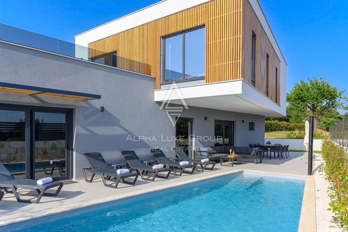 Istrien, Svetvincenat: Moderne villa mit beheiztem pool