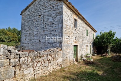 Porec-Bereich - Schönes altes Steinhaus mit großem Garten, ruhige Lage