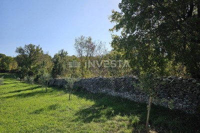 Rakalj, Landwirtschaftliches Grundstück in der Nähe eines Urbanisierten Gebiets