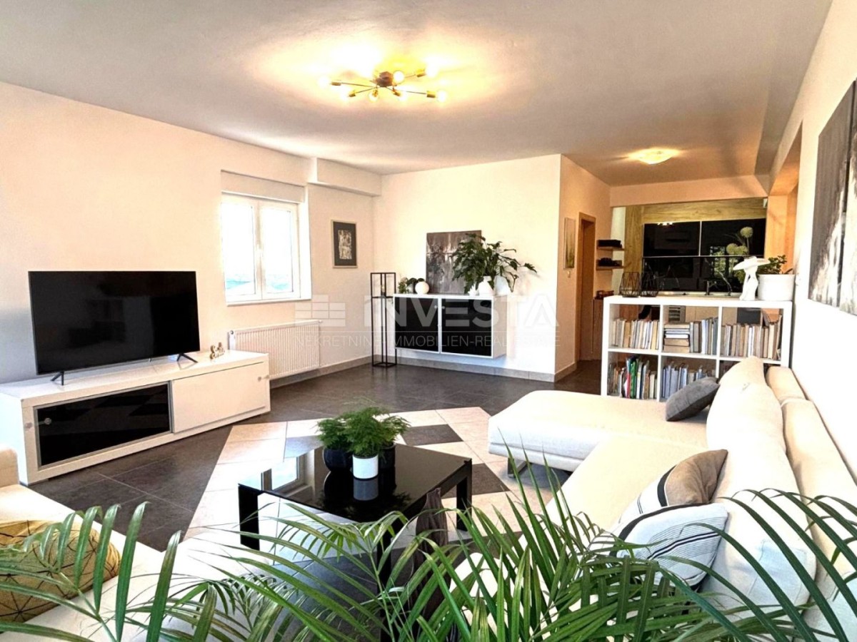 Ližnjan, moderne Zwei-Zimmer-Wohnung mit Parkplatz