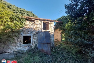 ISTRA, GALIŽANA, DVIJE KAMENE KUĆE ZA REKONSTRUKCIJU