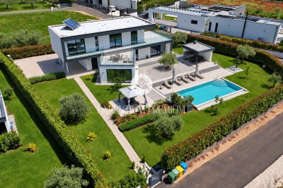Exklusive Luxusvilla mit Pool und erstklassigem Komfort