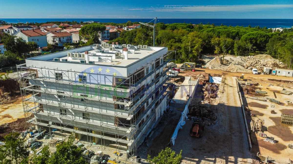 Istrien, Poreč, wunderschöne Erdgeschosswohnung in Neubau