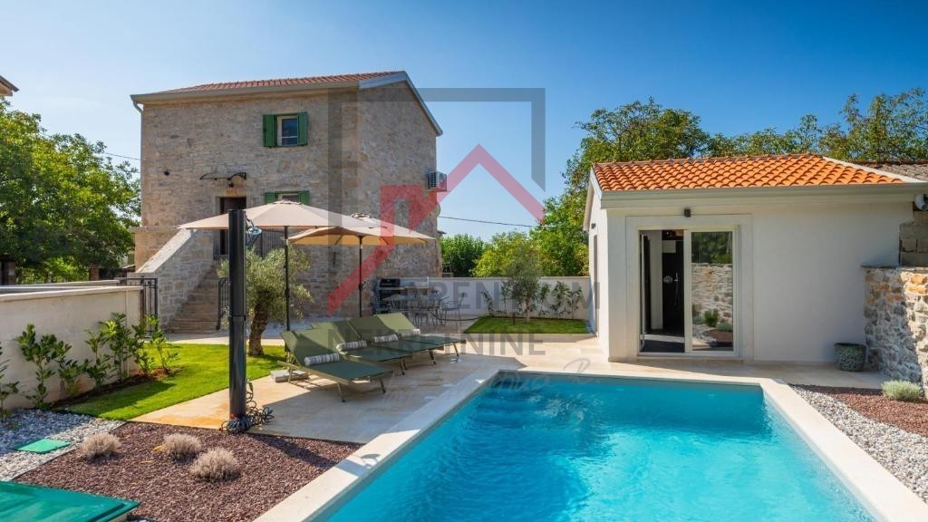 Istrien, Gebiet Višnjan – Istrisches Steinhaus mit Pool und Sauna