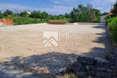 Grundstück mit Baugenehmigung und Baubeginn - Butkovići (Istrien)
