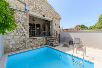 Poreč, Umgebung, renoviertes Steinhaus mit Pool, 4 km vom Meer entfernt.