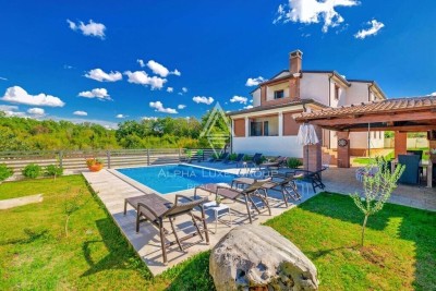 VILLA MIT POOL IN RUHIGER LAGE, ISTRIEN, POREČ