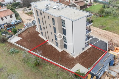 Apartment with a Spacious Garden Near the Sea