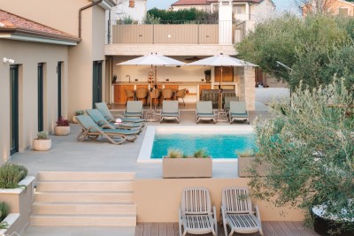 Istra, Kaštelir-Labinci – Moderna vila v istrskem slogu s panoramskim pogledom na morje