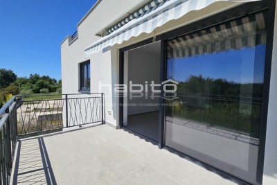 Vabriga, okolica Poreča – Moderan stan 85 m² s krovnom terasom, novogradnja