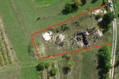 KANFANAR, KOMBINACIJA GRAĐEVINSKOG I POLJOPRIVREDNOG ZEMLJIŠTA NA MIRNOJ LOKACIJI