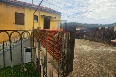 Istra, Poreč centar - Stan uz more za potpunu adaptaciju