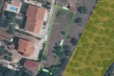 Terreno edificabile di 750 m2 a Galižana.