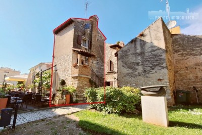 Exklusiv nur in unserer Agentur! Zum Verkauf steht ein Haus in der Altstadt von Poreč – kulturell und archäologisch bedeutend