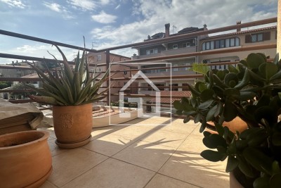 Pula, eine schöne zweistöckige Wohnung in ausgezeichneter Lage