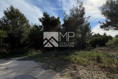 BAUGRUNDSTÜCK 755 m² – MEDULIN / LIŽNJAN – RUHIGE UND ATTRAKTIVE LAGE