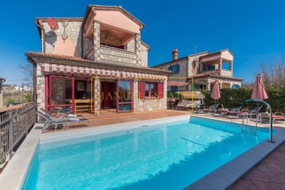 Prodamo čudovito vilo v Kašteliru