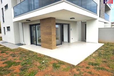 UMAG (ZAMBRATIJA) – STAN NA PRODAJO – PRITLIČJE Z VRTOM – POGLED NA MORJE