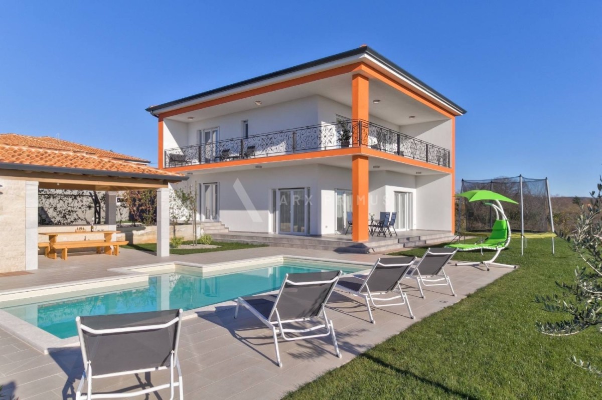 Freistehendes Haus zu verkaufen – Kaštel, Buje