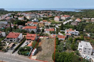 POREČ, VELI MAJ – EXKLUSIVES ANGEBOT! Baugrundstück 1,2 km vom Meer entfernt