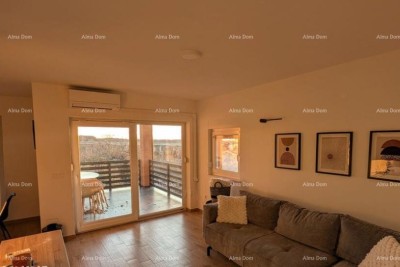 BRTONIGLA, ISTRIEN – Moderner 3-Zimmer-Apartment mit Garten und zwei Parkplätzen
