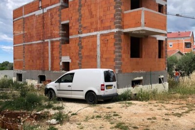 Case in costruzione a Peroj!