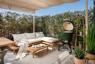 Poreč - kuća s vrtom i pogledom na more