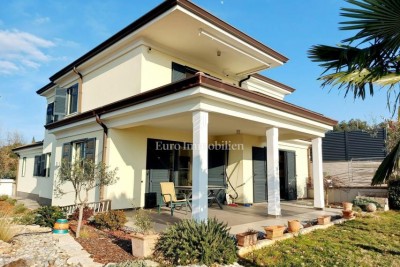 Rovinj – moderne Villa mit großem Garten