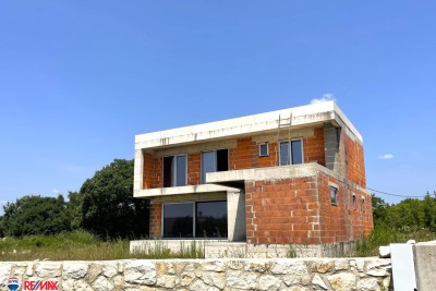 ISTRA, LABIN, 3.5 KM OD MORA, ROH BAU KUĆA