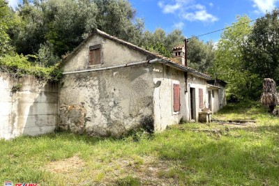ISTRA, LABIN OKOLICA, STARA KUĆA S IDEJNIM PROJEKTOM, BLIZINA MORA