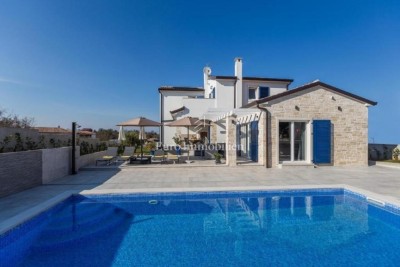 Poreč - surroundings, villa with swimming pool