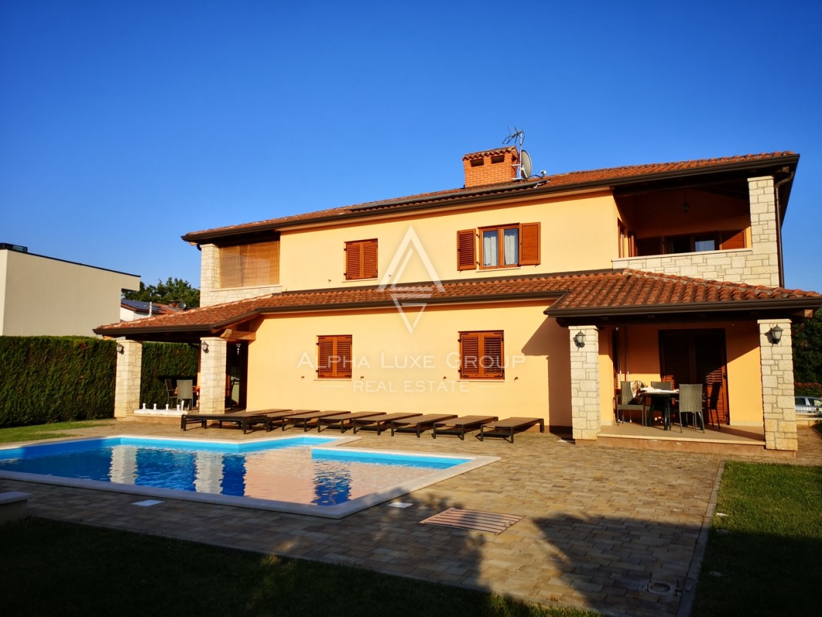 Istrien, Porec: Mediterrane Villa mit Pool und 4 Apartments