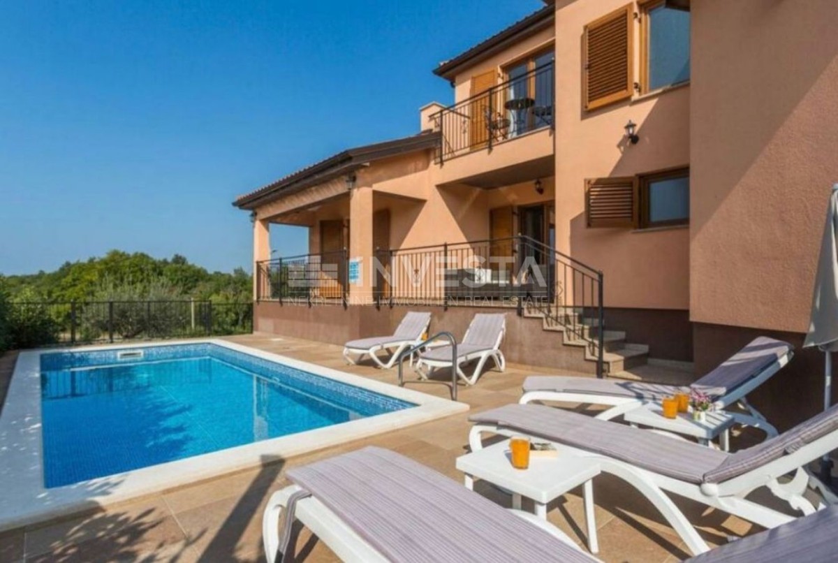 Villa mit Pool