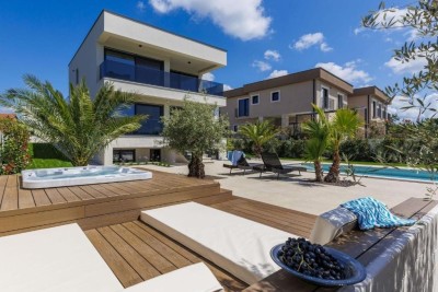 Modern Luxury Villa with Heated Pool and Wellness near Poreč