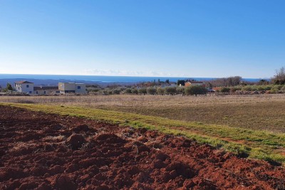KAŠTELIR, PRODAJE SE GRAĐEVINSKO ZEMLJIŠTE S OTVORENIM POGLEDOM NA MORE