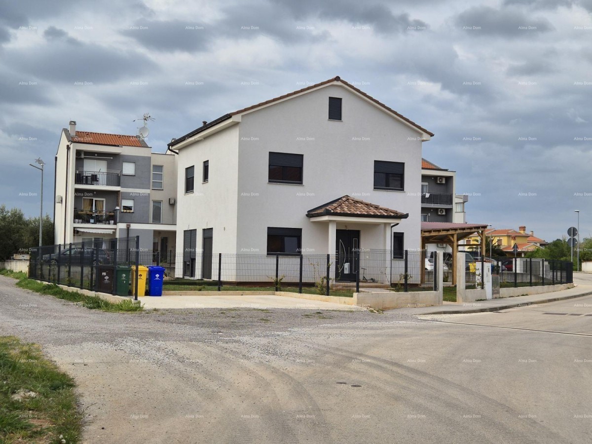 Zu verkaufen: Moderne Fertighaus in Fažana – 300 m vom Meer entfernt, Möglichkeit zur Erweiterung