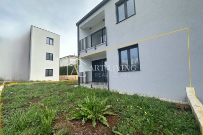 Poreč, okolica - PRILIKA!!! Dvosobni stan s vrtom od 168 m2