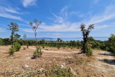 Poljoprivredno zemljište s pogledom na more - Kavran