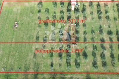 Engleski  Poreč area, attractive plot with potential